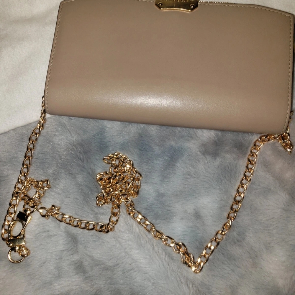Burberry Beige Leather Wallet - Picture 3 of 5